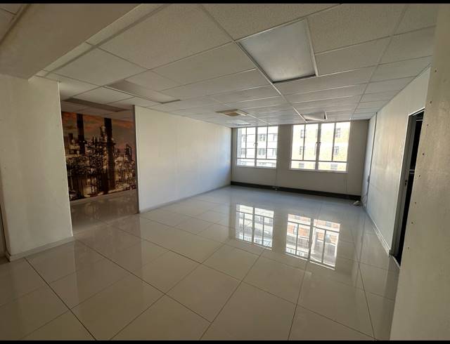 570M² OFFICE TO LET IN CAPE TOWN CITY CENTRE